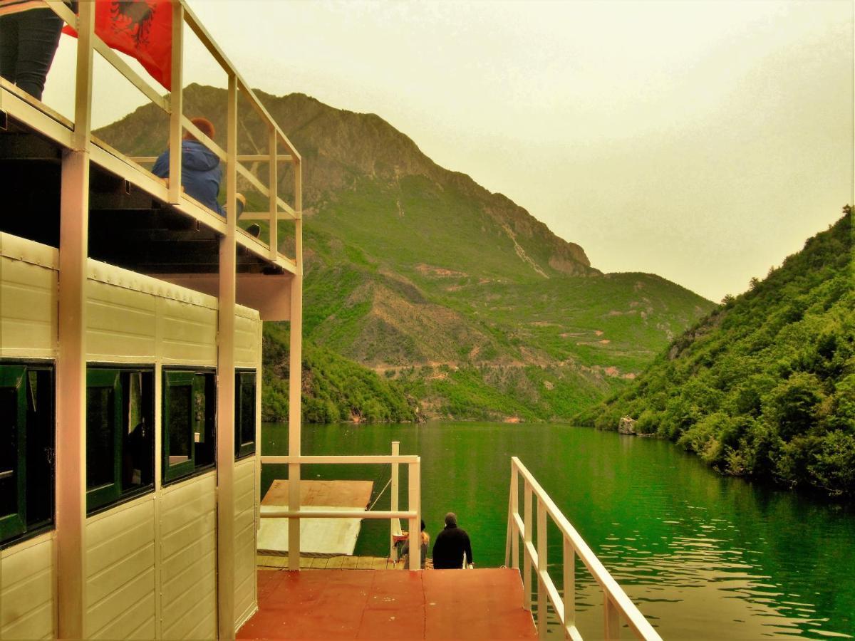 Rozafa Ferry & Accommodation Koman Esterno foto