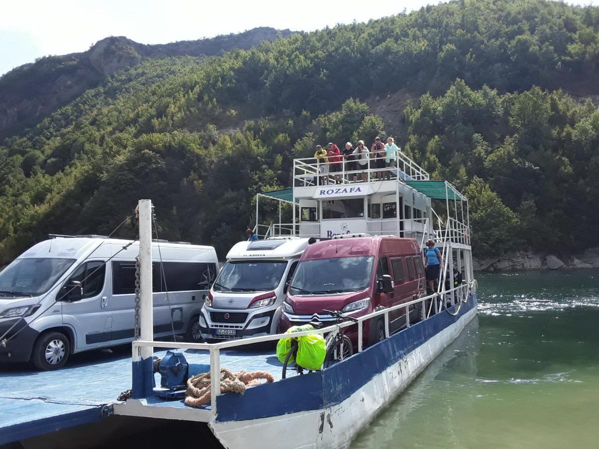 Rozafa Ferry & Accommodation Koman Esterno foto